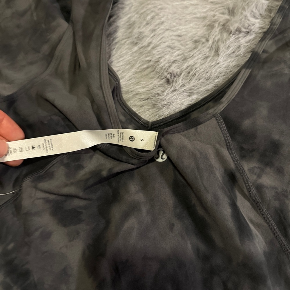 Lululemom Align tee DDPG / Size 6&4 - Picture 5 of 6